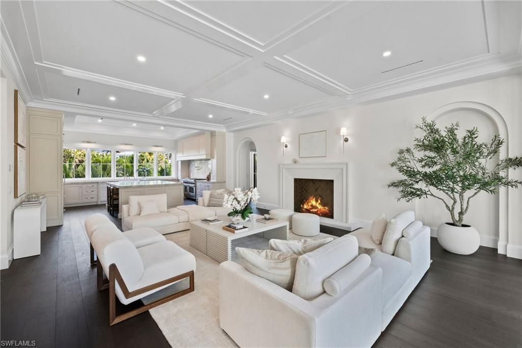 330 Hawser Ln, Naples, FL 34102 Photo