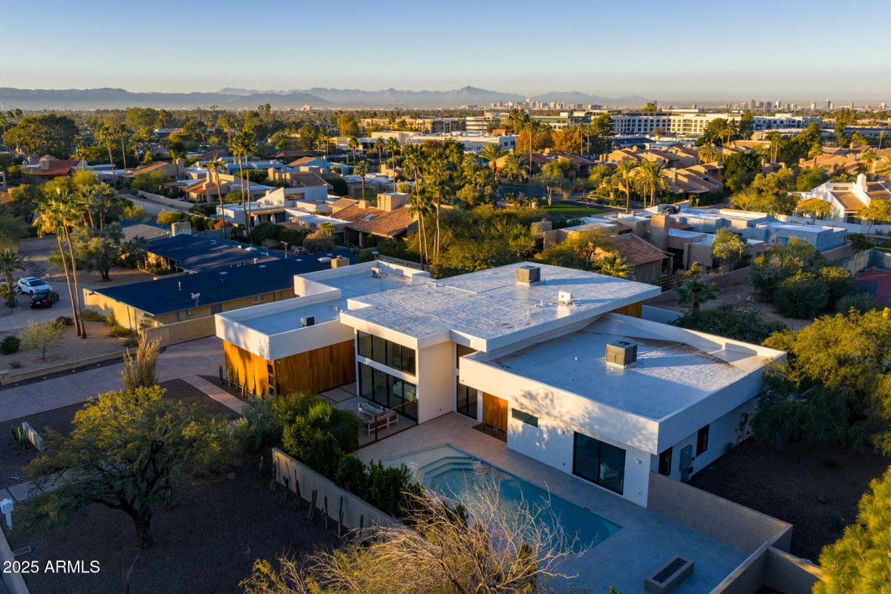 5156 N 45th Place, Phoenix, AZ 85018 Main Photo