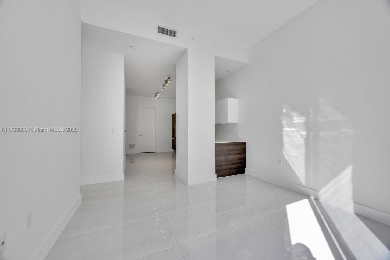 301 Altara Ave, Unit 201, Coral Gables, FL 33146 Photo