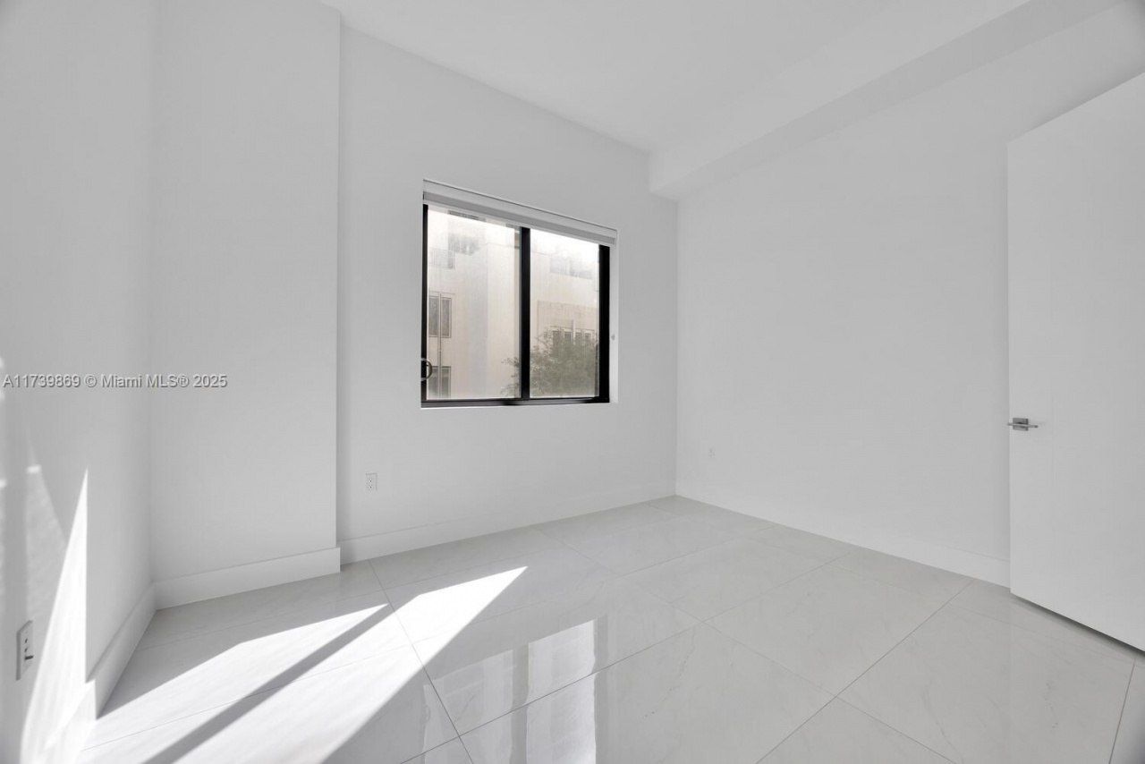 301 Altara Ave, Unit 201, Coral Gables, FL 33146 Photo