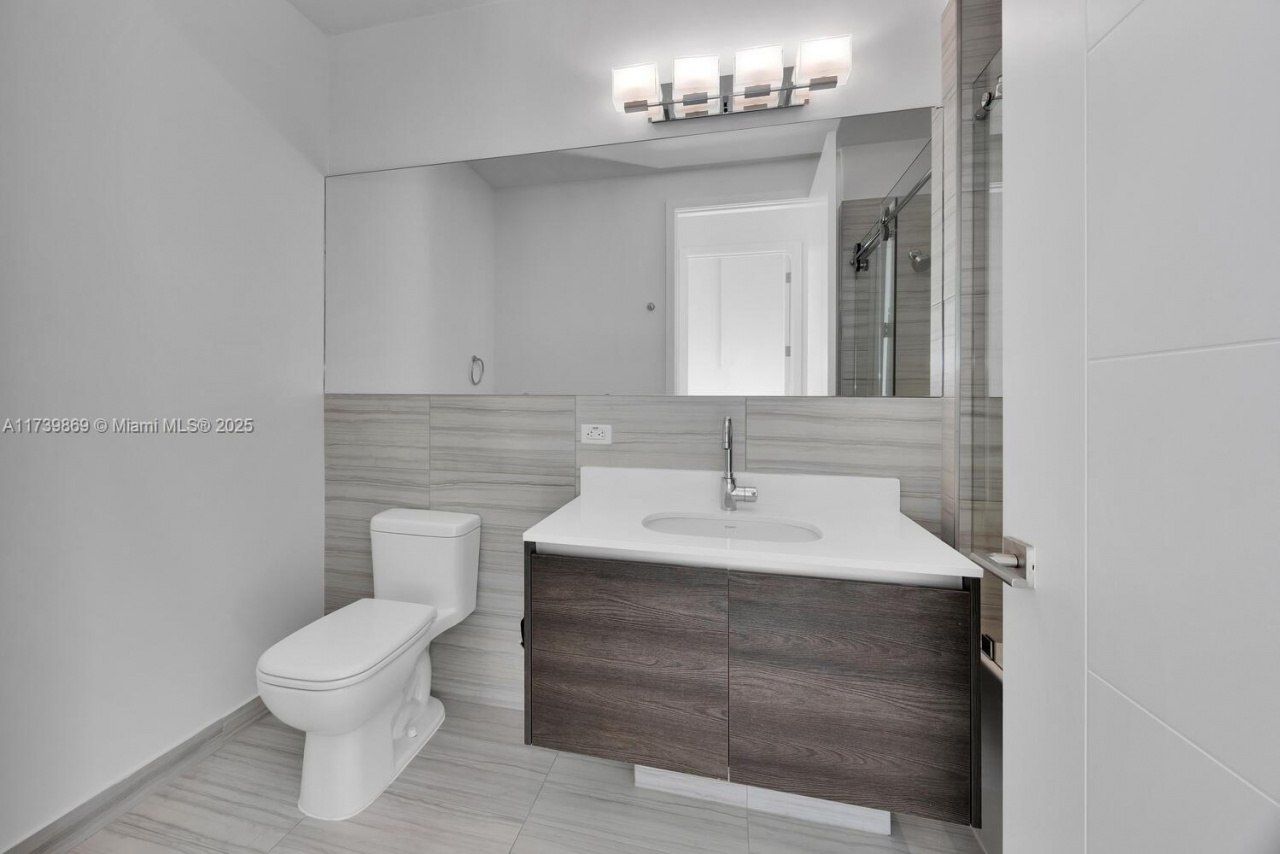 301 Altara Ave, Unit 201, Coral Gables, FL 33146 Photo