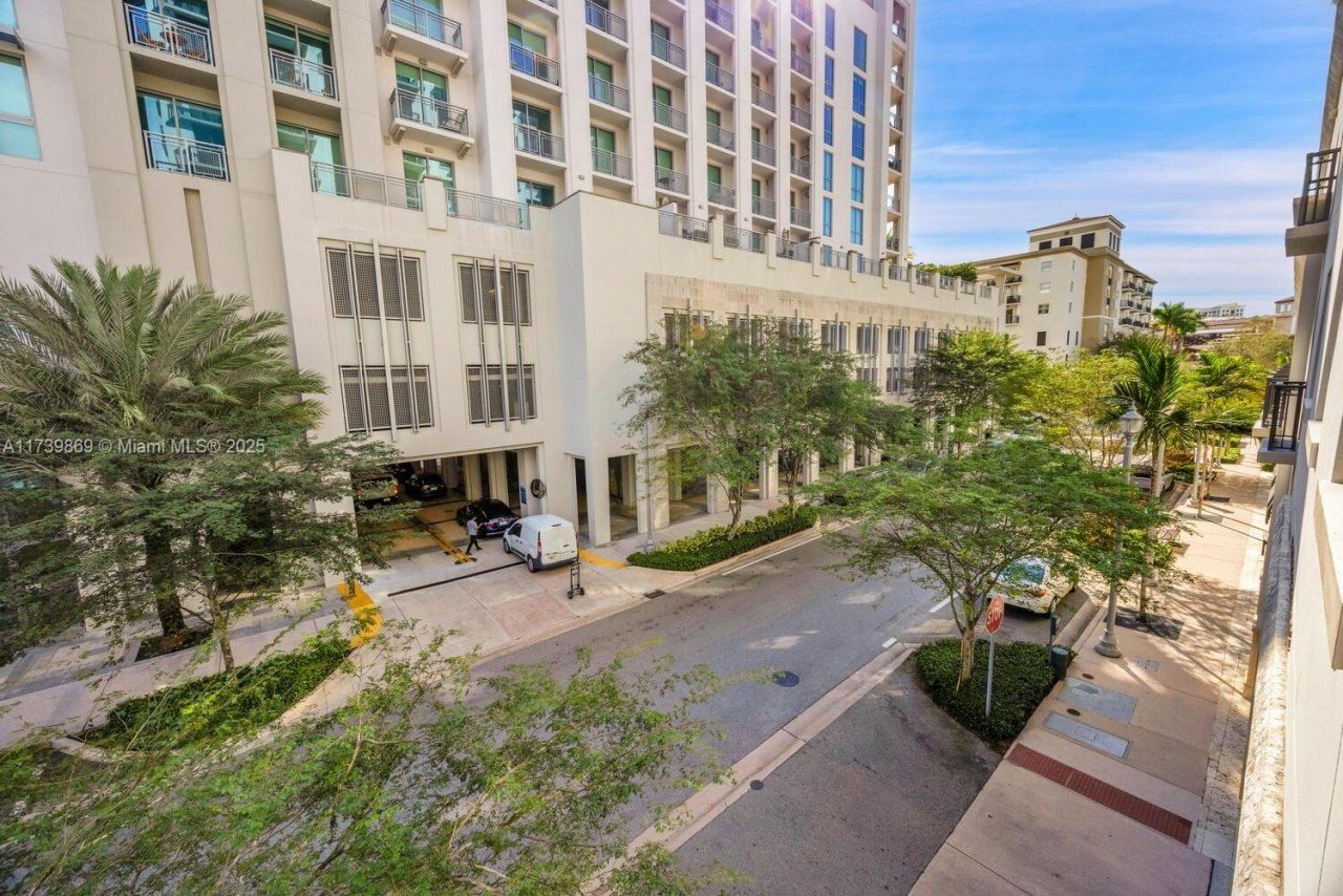 301 Altara Ave, Unit 201, Coral Gables, FL 33146 Photo