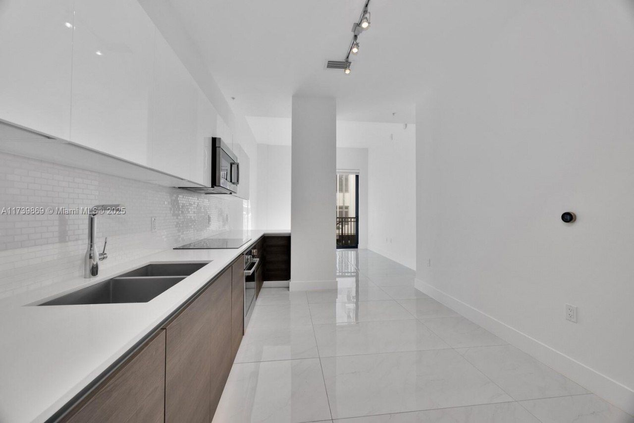 301 Altara Ave, Unit 201, Coral Gables, FL 33146 Photo