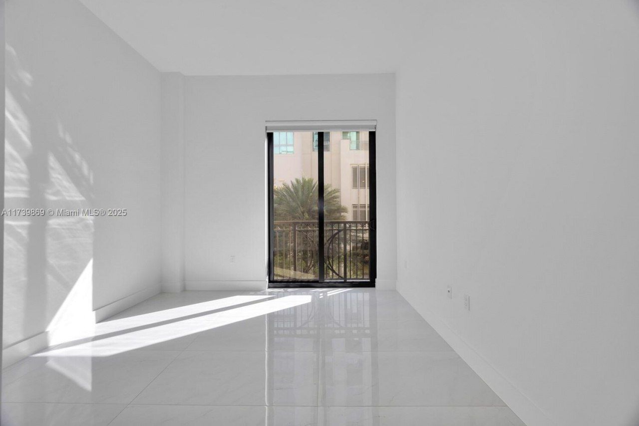 301 Altara Ave, Unit 201, Coral Gables, FL 33146 Photo