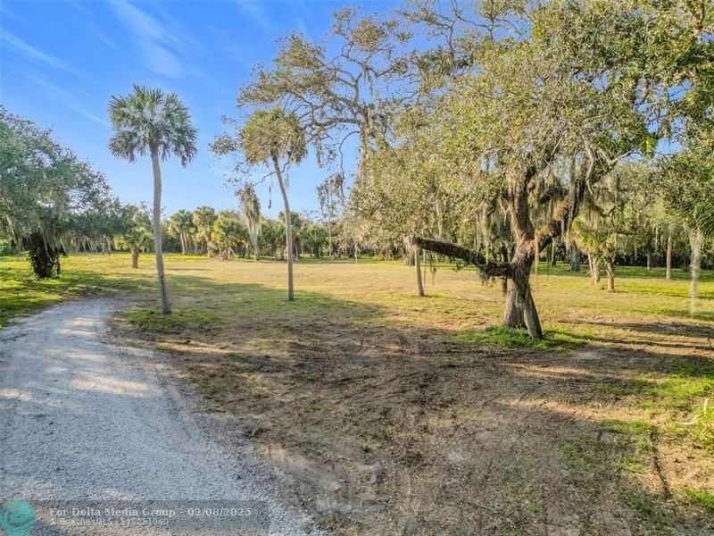 995 Old Dixie Hwy, Vero Beach, FL 32962 Photo