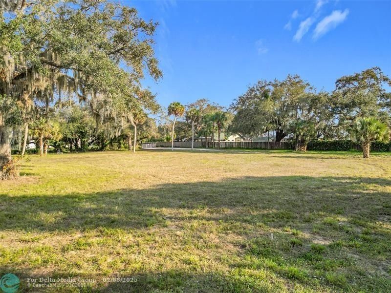 995 Old Dixie Hwy, Vero Beach, FL 32962 Photo