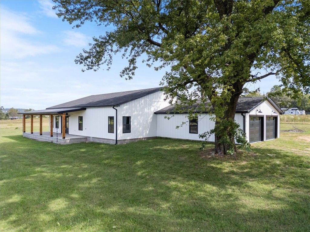 22372 North Road, Summers, AR 72769 Main Photo