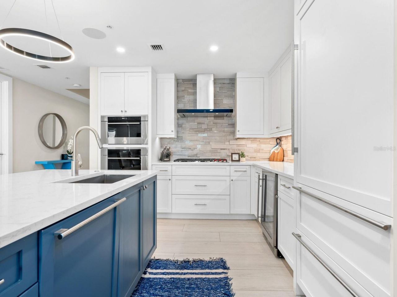 1035 Seaside Drive, Unit 305, Sarasota, FL 34242 Photo