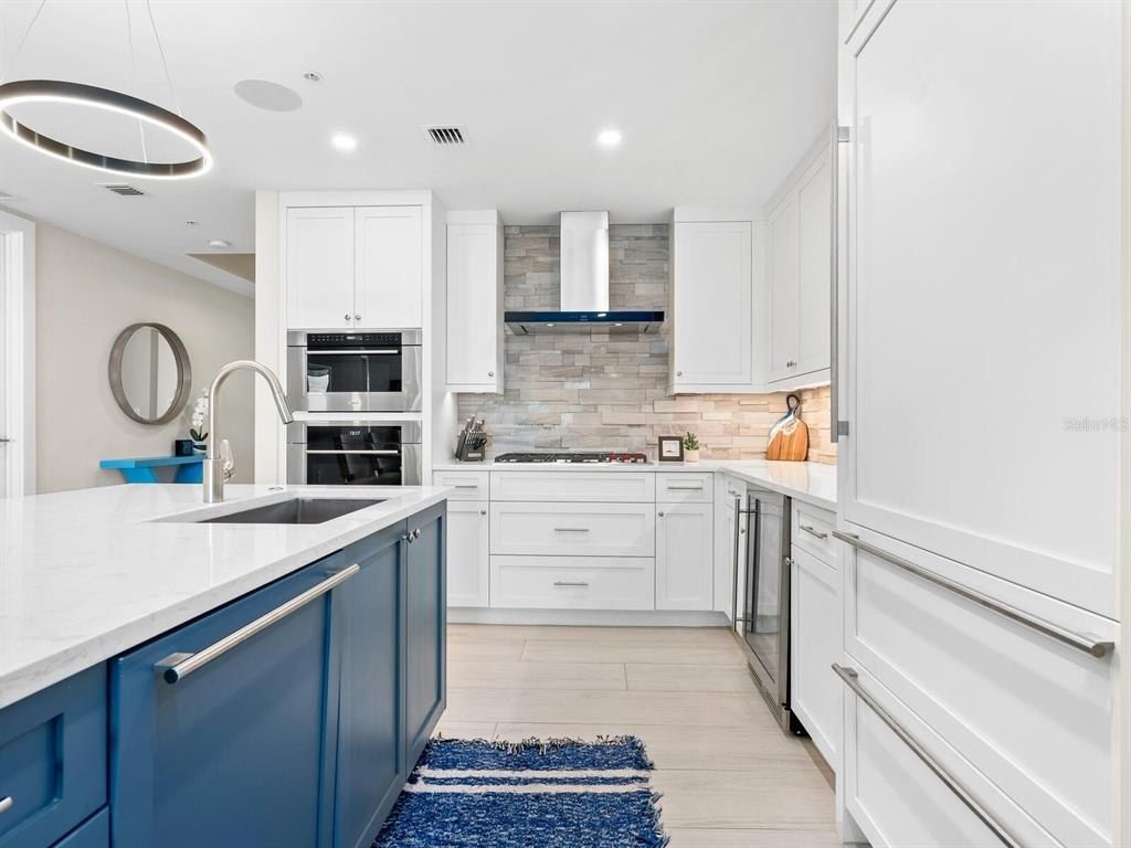 1035 Seaside Drive, Unit 305, Sarasota, FL 34242 Photo