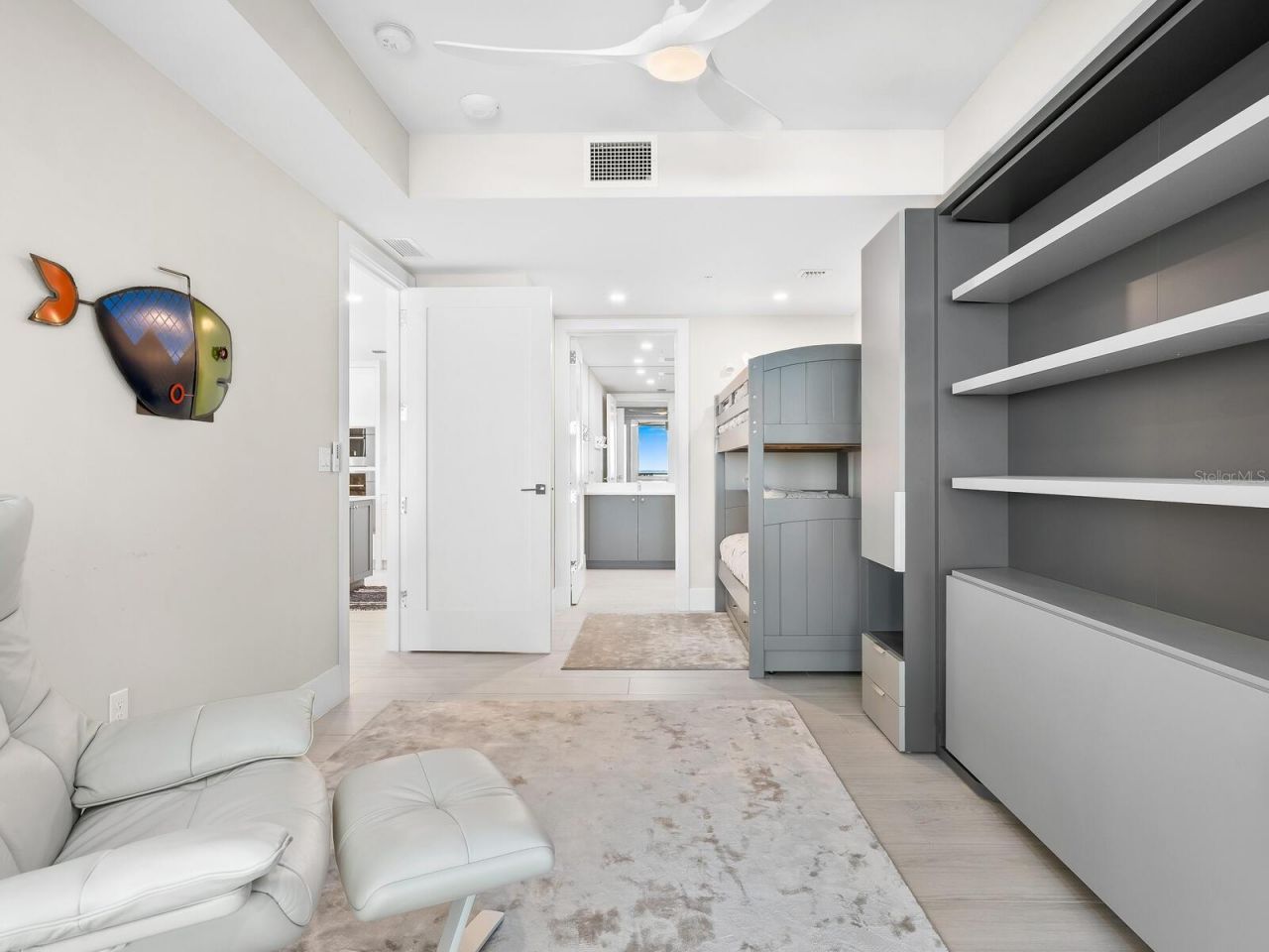 1035 Seaside Drive, Unit 305, Sarasota, FL 34242 Photo