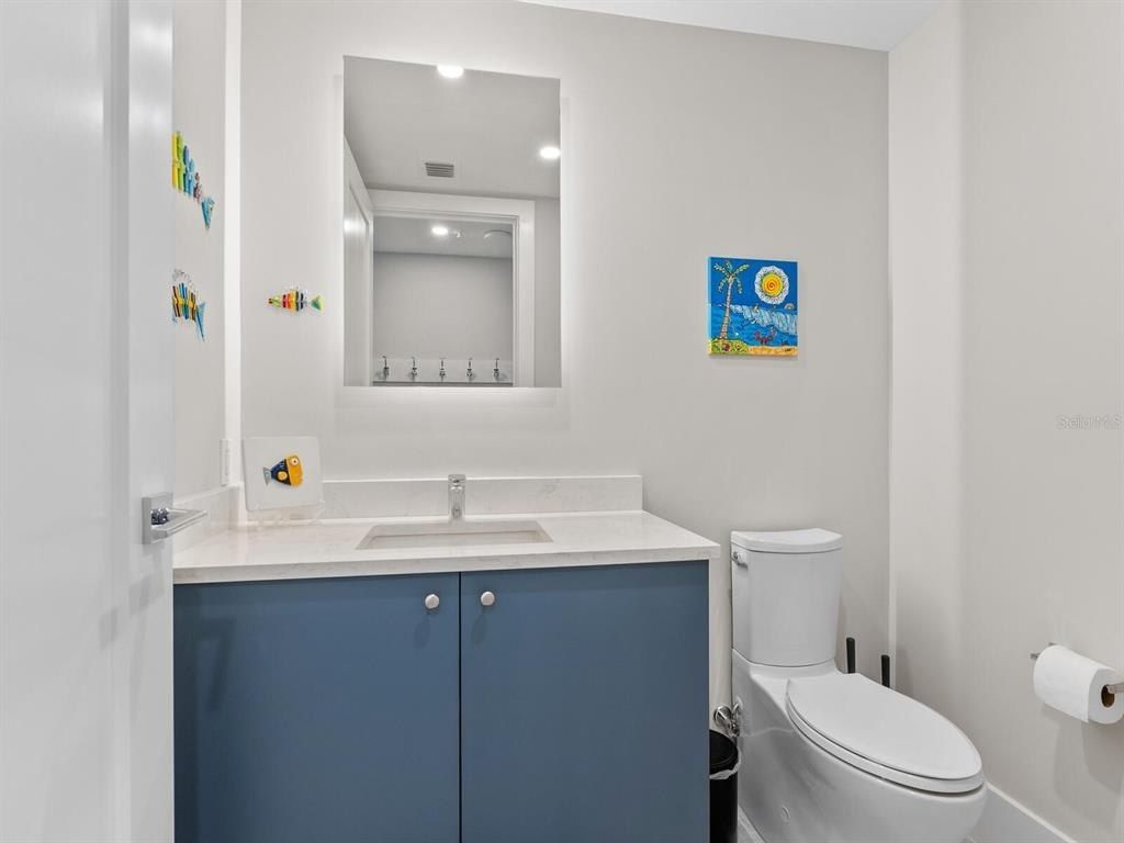 1035 Seaside Drive, Unit 305, Sarasota, FL 34242 Photo