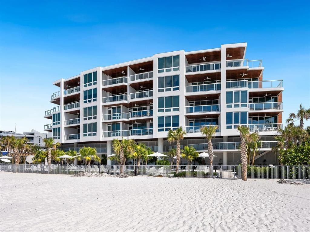 1035 Seaside Drive, Unit 305, Sarasota, FL 34242 Photo