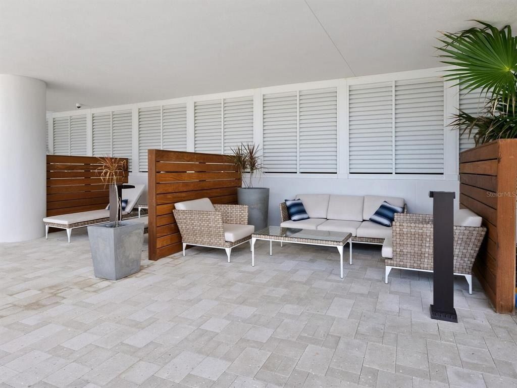 1035 Seaside Drive, Unit 305, Sarasota, FL 34242 Photo