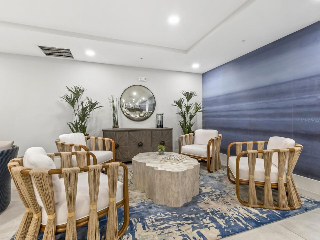 1035 Seaside Drive, Unit 305, Sarasota, FL 34242 Photo