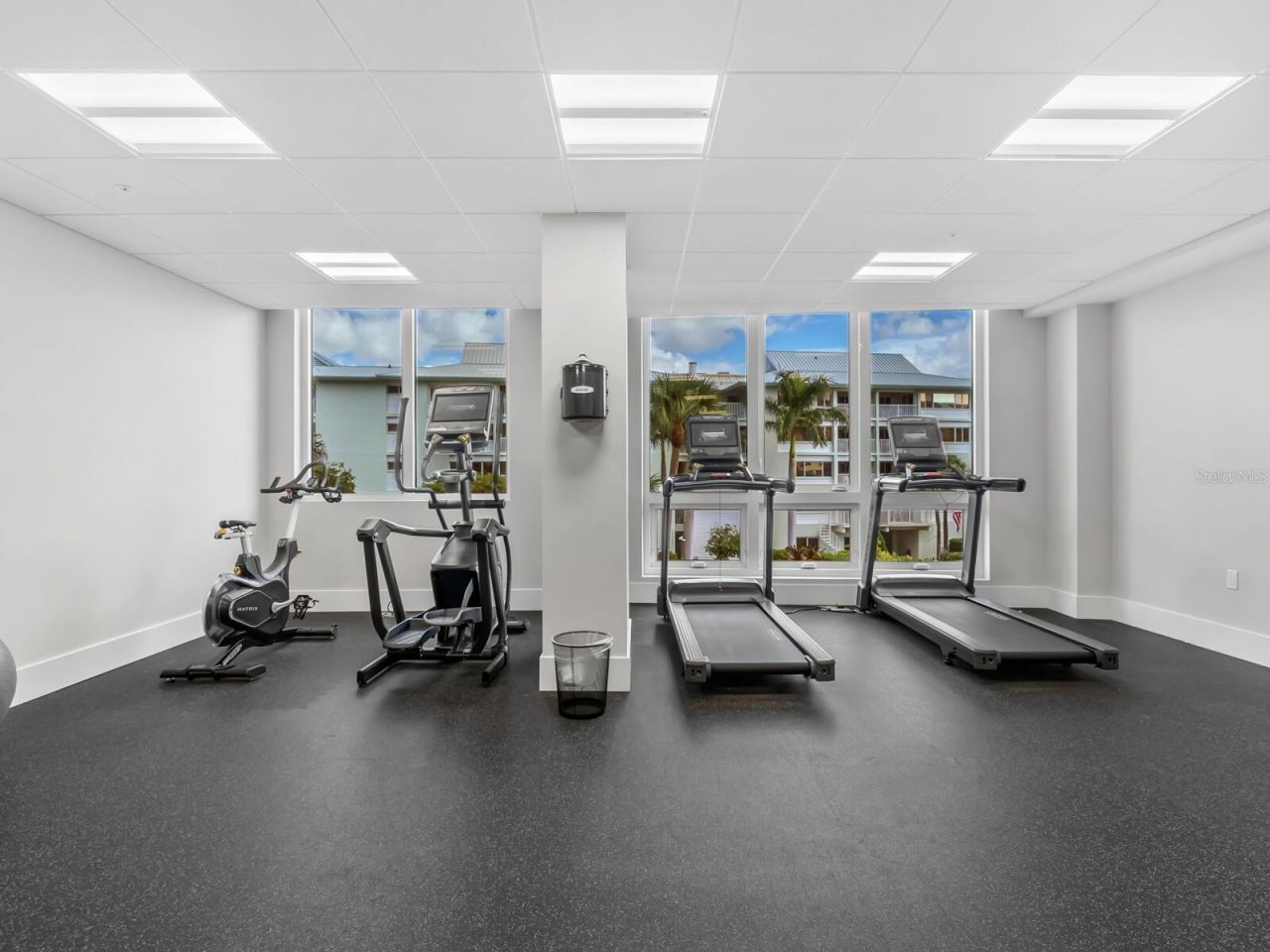 1035 Seaside Drive, Unit 305, Sarasota, FL 34242 Photo