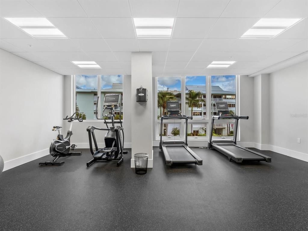 1035 Seaside Drive, Unit 305, Sarasota, FL 34242 Photo