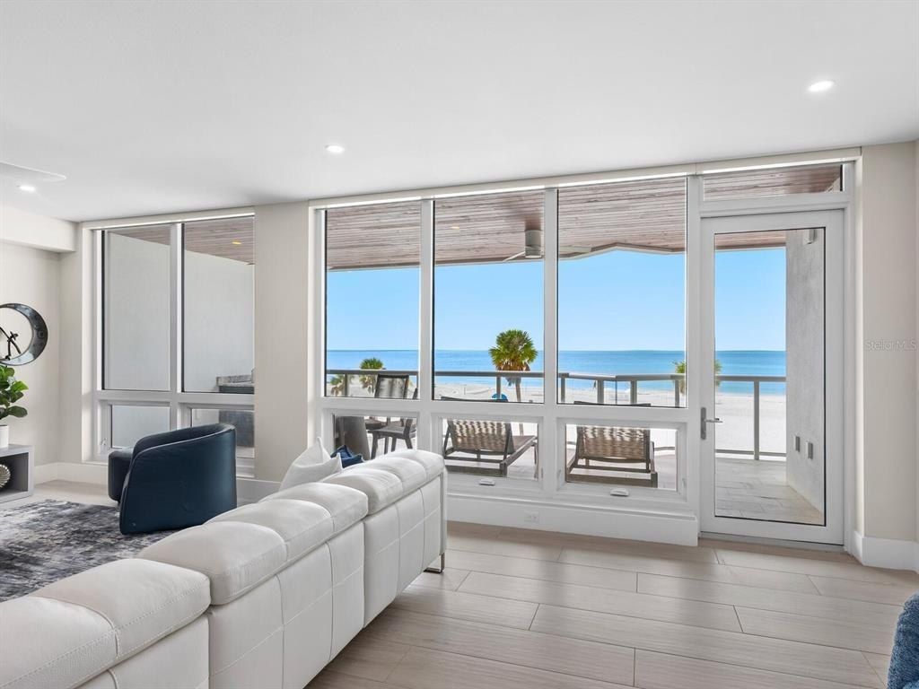 1035 Seaside Drive, Unit 305, Sarasota, FL 34242 Photo