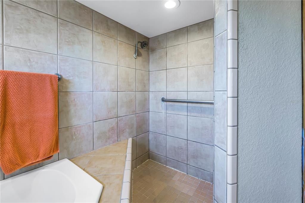 540 Villagrande Avenue S, Saint Petersburg, FL 33707 Photo