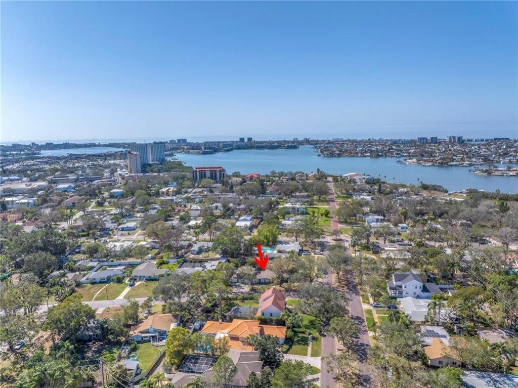 540 Villagrande Avenue S, Saint Petersburg, FL 33707 Photo