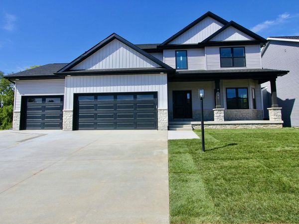 7023 N Water Oak Drive, Edwards, IL 61528