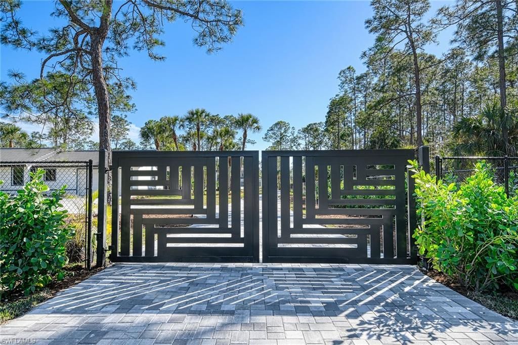 5160 Teak Wood Dr, Naples, FL 34119 Photo