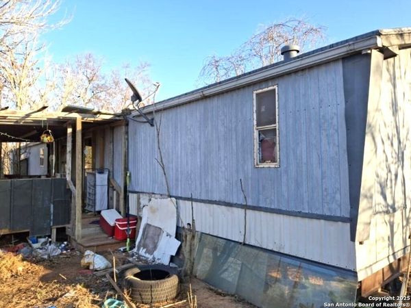 615 VIEWPOINT DR, Poteet, TX 78065