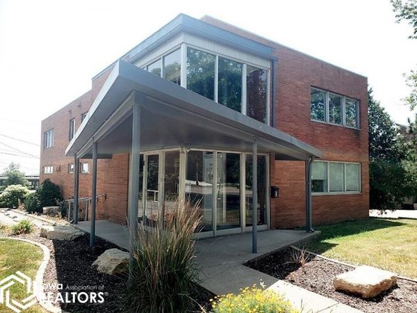 724 N 3Rd Street, Burlington, IA 52601