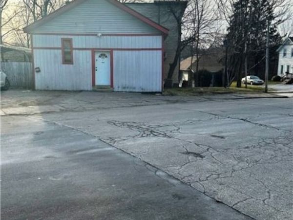 649 Wooster Road N, Barberton, OH 44203