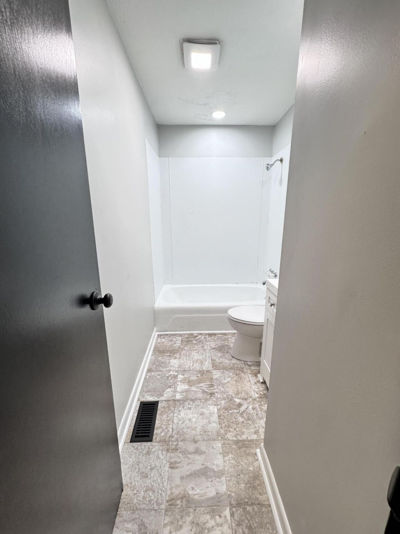 227 Bailey Street Photo 12