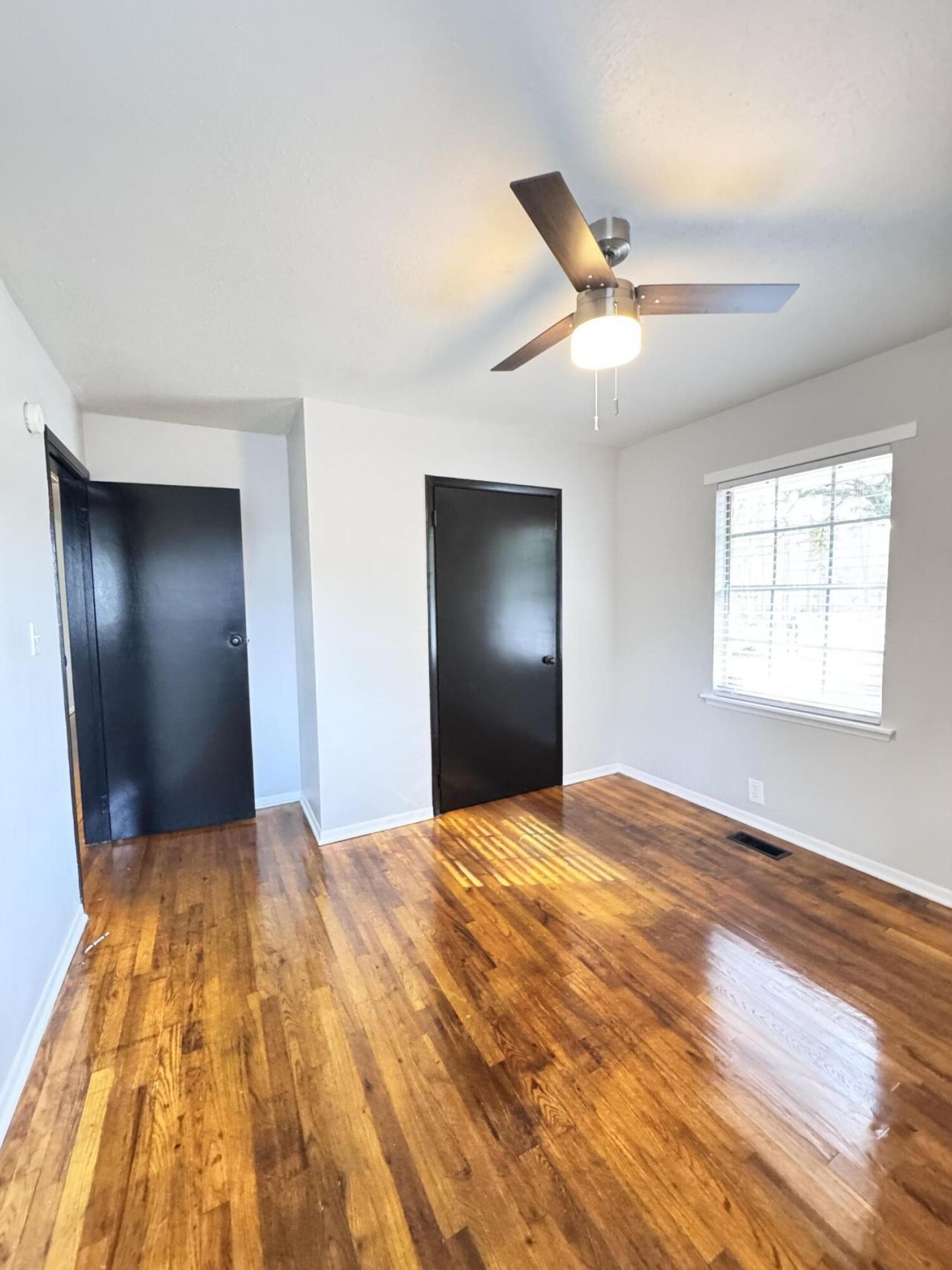 227 Bailey Street Photo 16