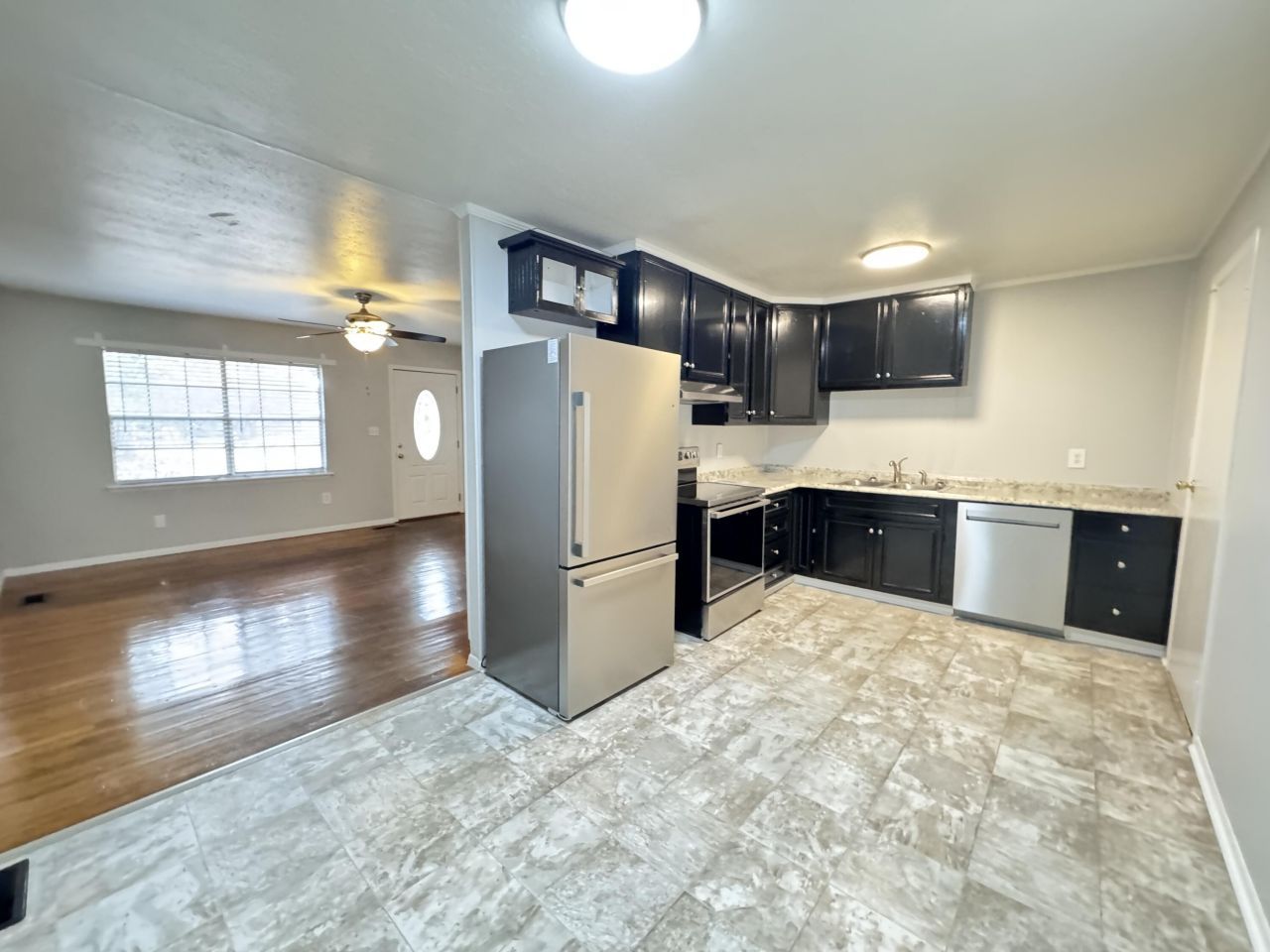 227 Bailey Street Photo 6