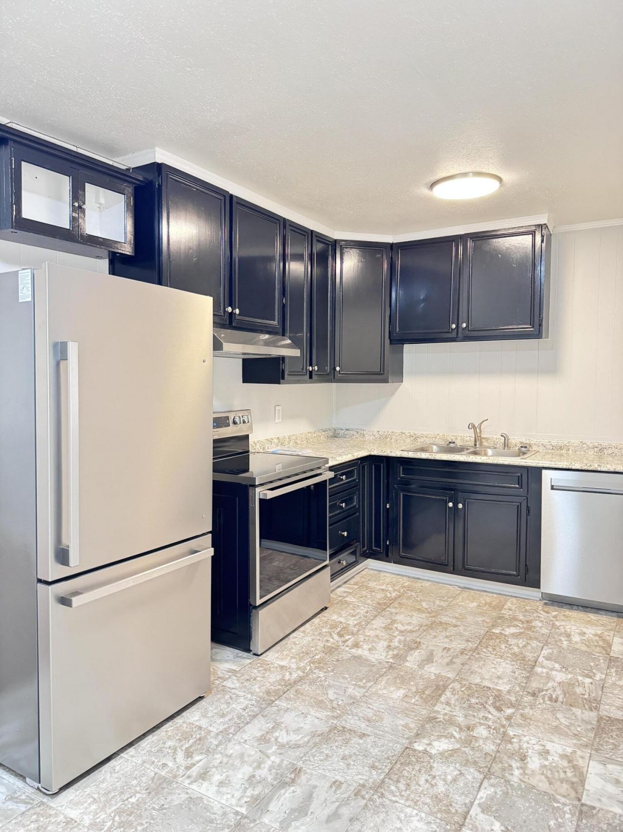 227 Bailey Street Photo 8