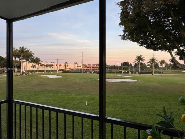 9200 N Hollybrook Lake Dr, Unit 208, Pembroke Pines, FL 33025