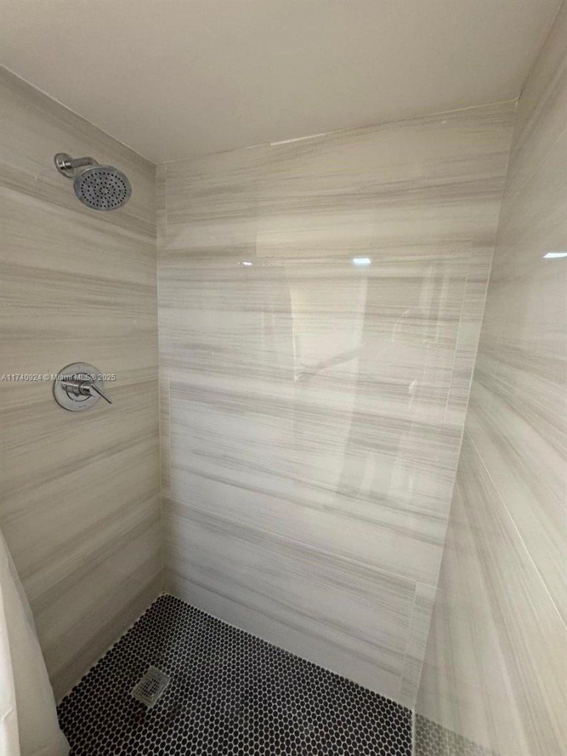 9200 N Hollybrook Lake Dr, Unit 208, Pembroke Pines, FL 33025 Photo