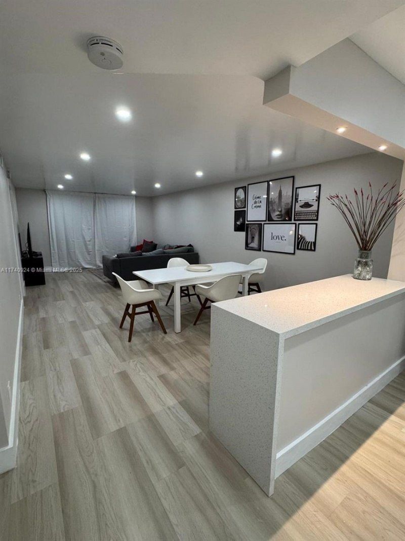 9200 N Hollybrook Lake Dr, Unit 208, Pembroke Pines, FL 33025 Photo