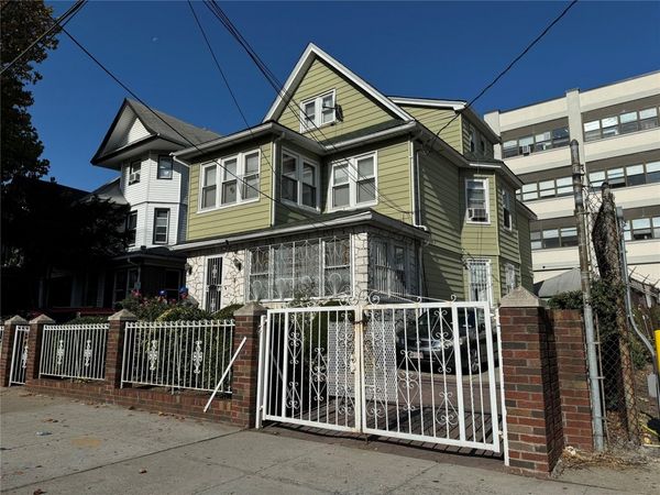 13417 89th Avenue, Richmond Hill, NY 11418