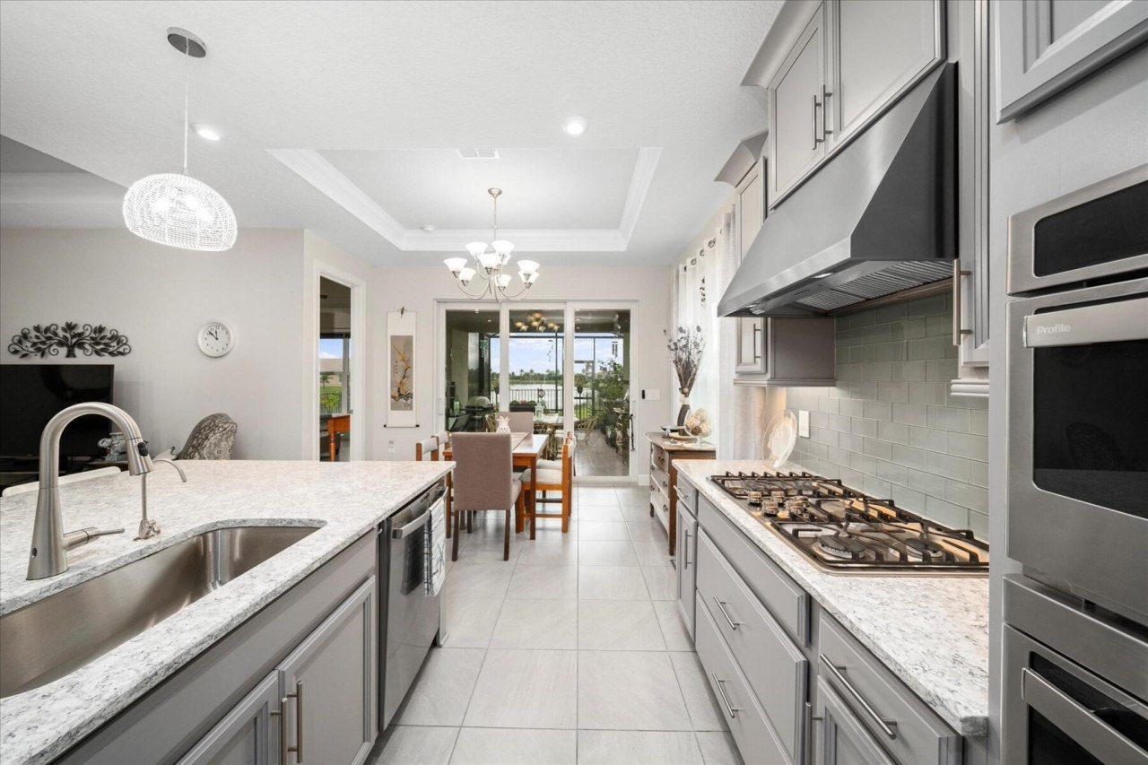 9597 SW Royal Poinciana Drive, Port Saint Lucie, FL 34987 Photo