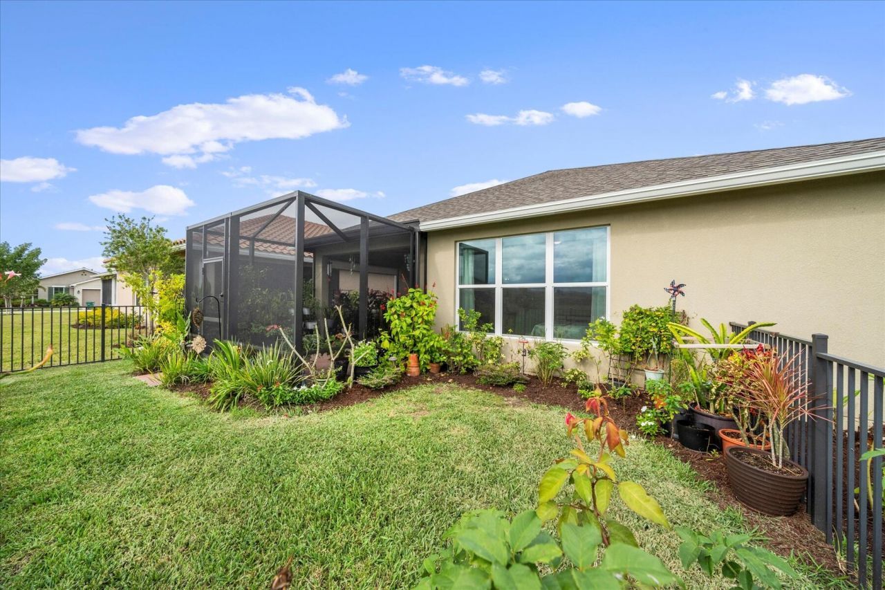 9597 SW Royal Poinciana Drive, Port Saint Lucie, FL 34987 Photo
