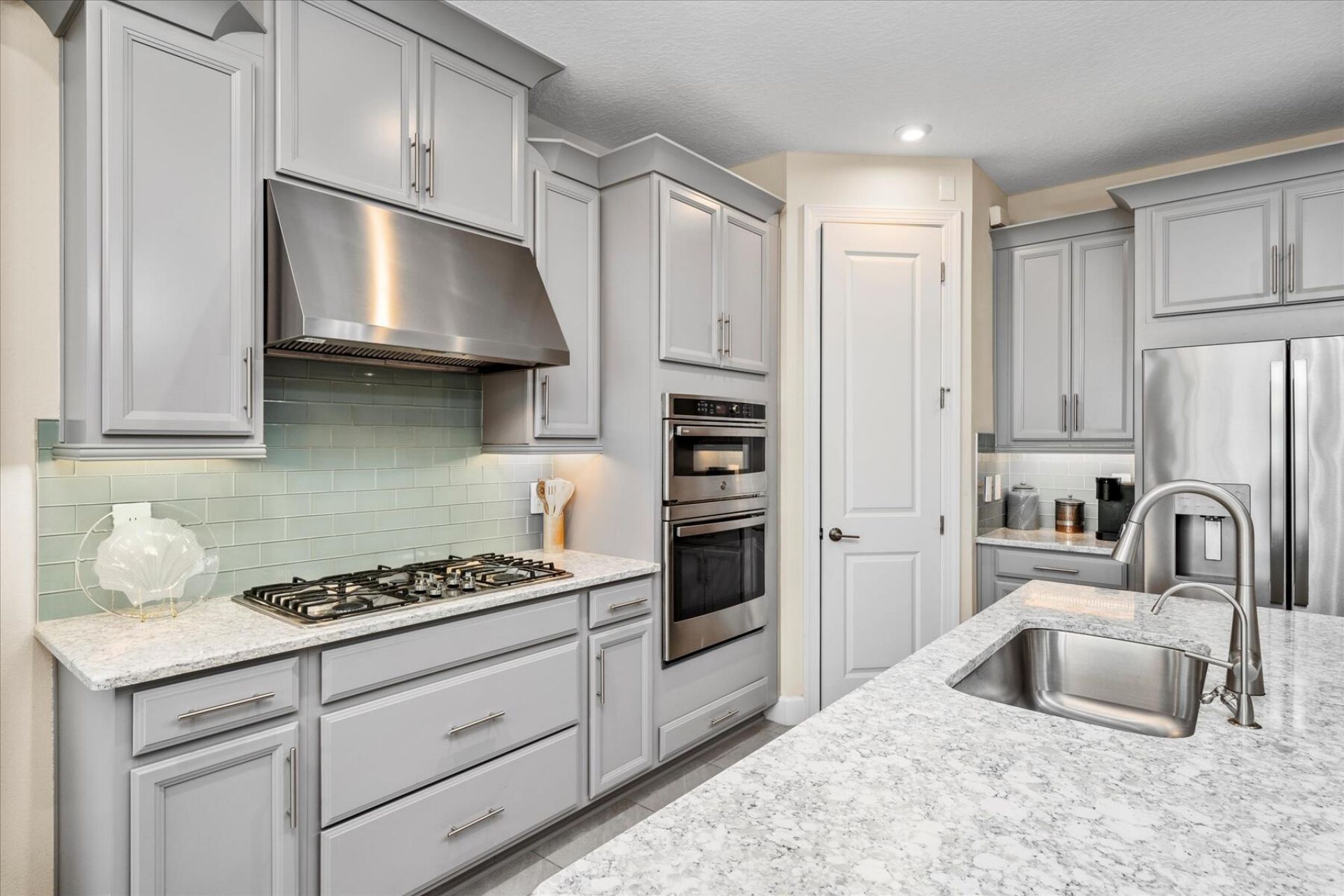 9597 SW Royal Poinciana Drive, Port Saint Lucie, FL 34987 Photo