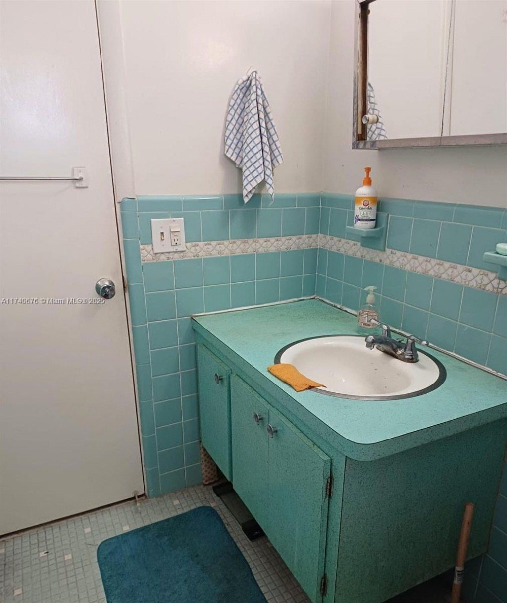 17090 NE 14th Ave, Unit 314, Miami, FL 33162 Photo