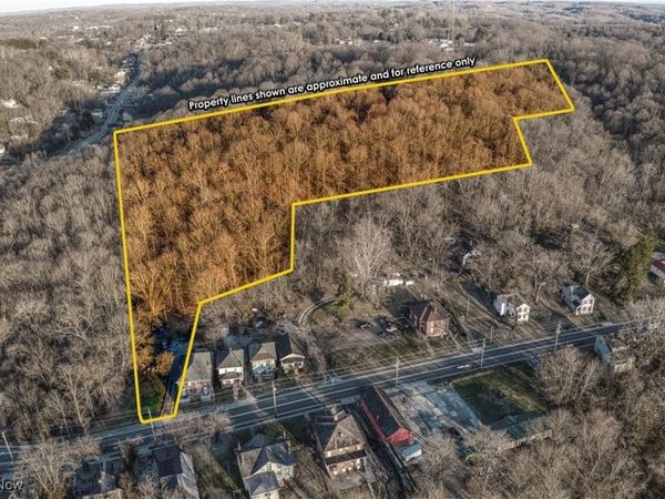 Sharon Avenue, Zanesville, OH 43701
