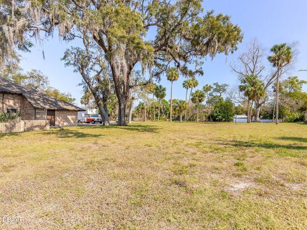 629 N Ridgewood Avenue, Daytona Beach, FL 32114