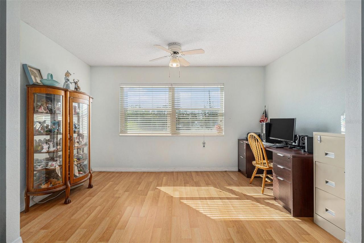 801 83rd Avenue N, Unit 215, Saint Petersburg, FL 33702 Photo