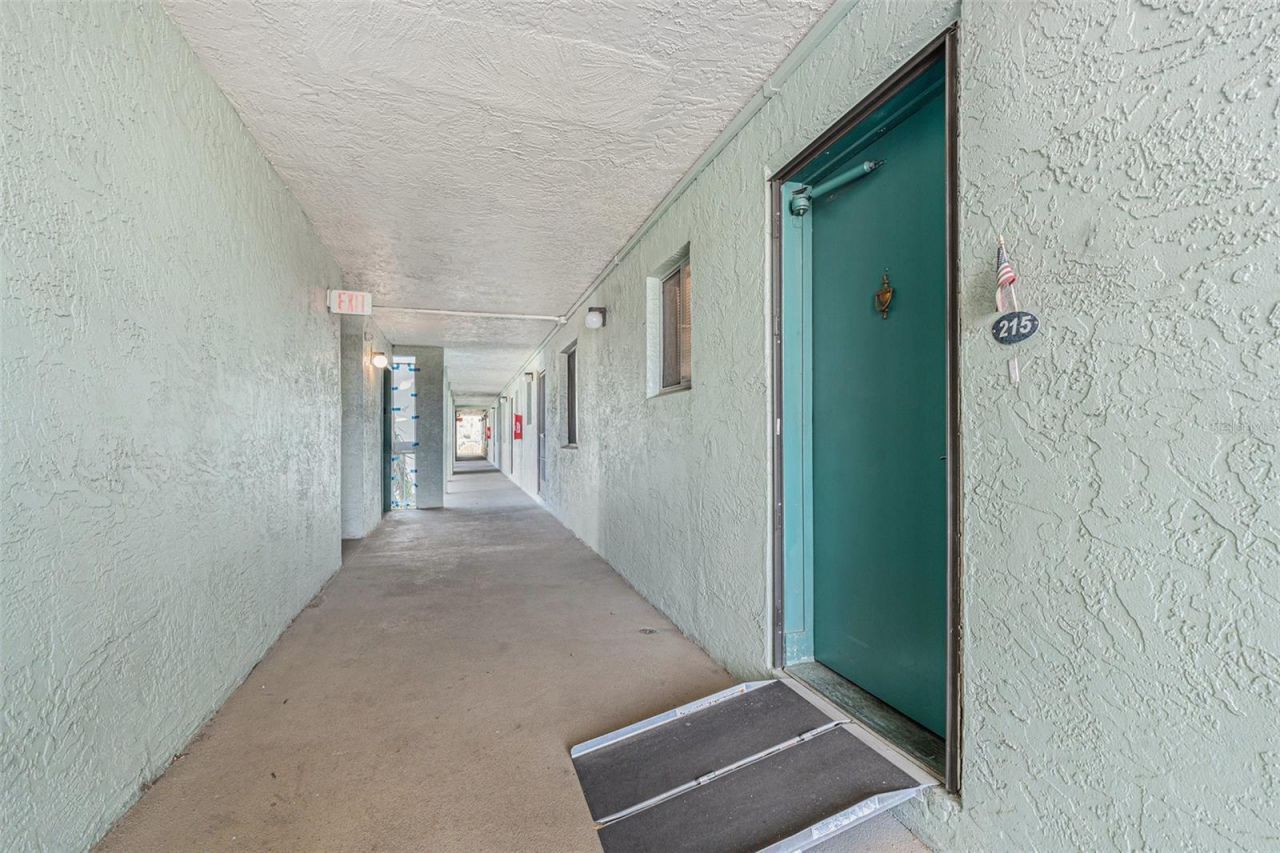 801 83rd Avenue N, Unit 215, Saint Petersburg, FL 33702 Photo