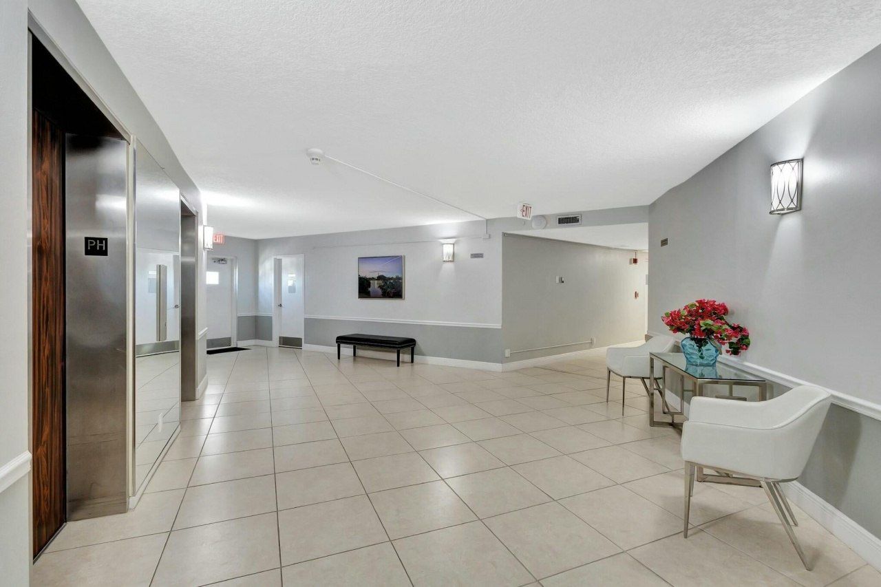 336 Golfview Road, Unit Ph #15, North Palm Beach, FL 33408 Photo
