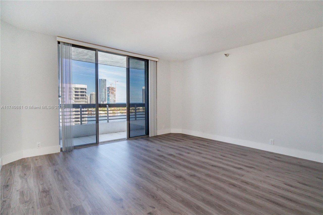 3530 Mystic Pointe Dr, Unit 1513, Aventura, FL 33180 Photo