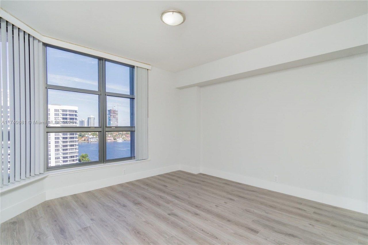 3530 Mystic Pointe Dr, Unit 1513, Aventura, FL 33180 Photo