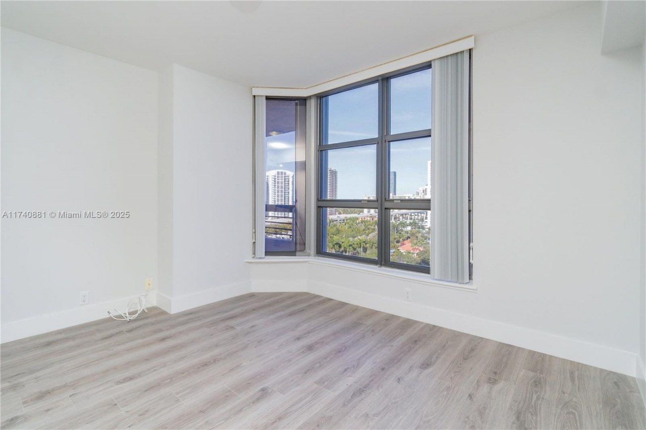 3530 Mystic Pointe Dr, Unit 1513, Aventura, FL 33180 Photo