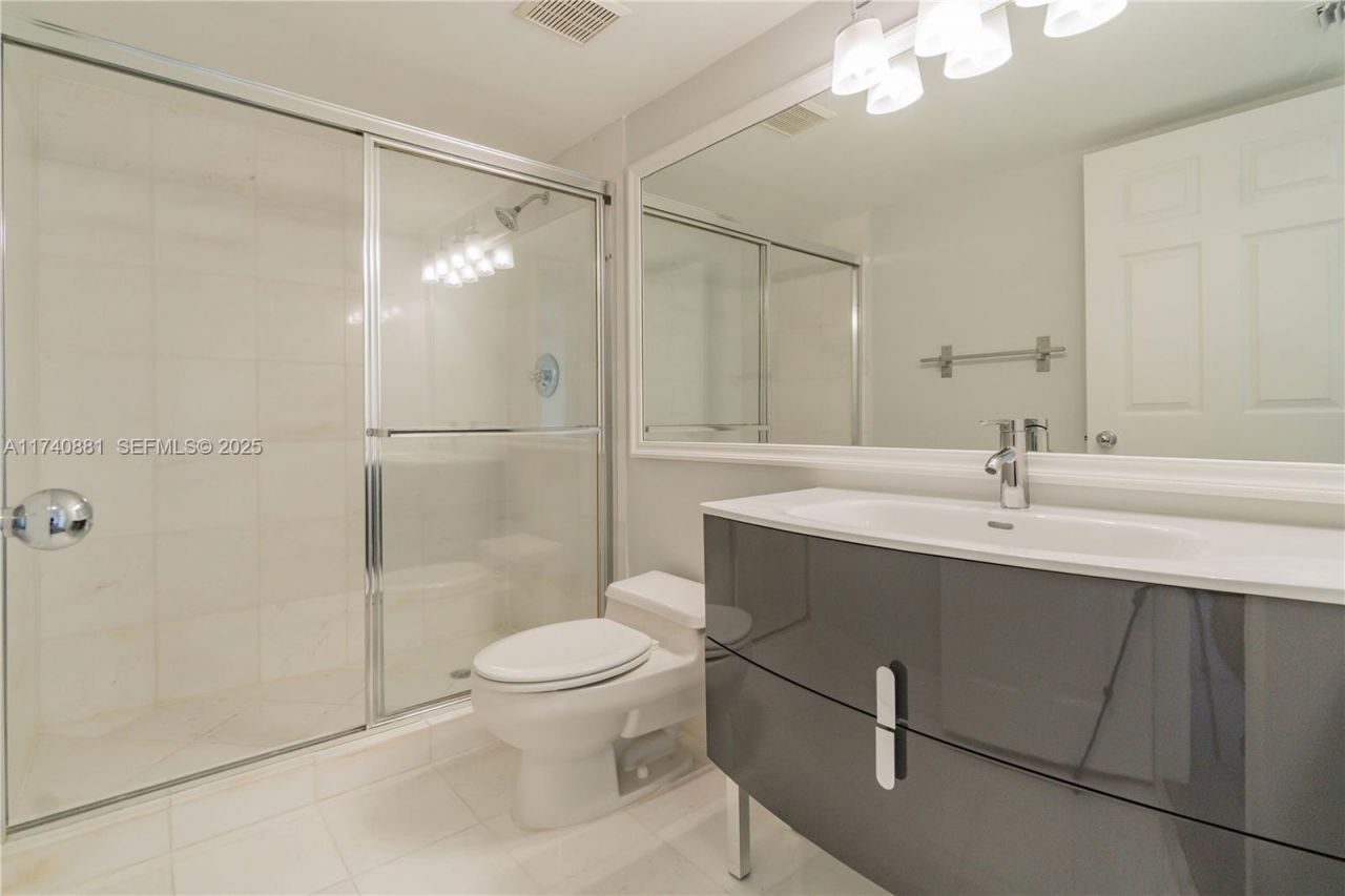 3530 Mystic Pointe Dr, Unit 1513, Aventura, FL 33180 Photo
