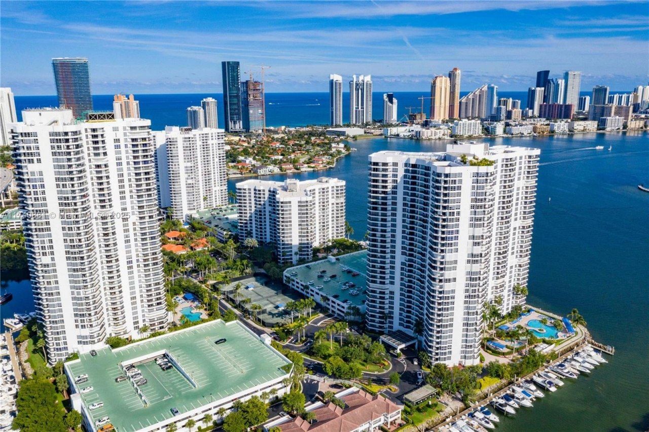 3530 Mystic Pointe Dr, Unit 1513, Aventura, FL 33180 Photo